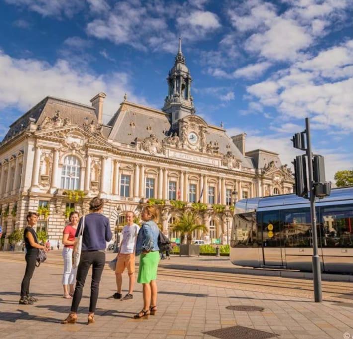 Le National Panoramique Apartment Tours Bagian luar foto